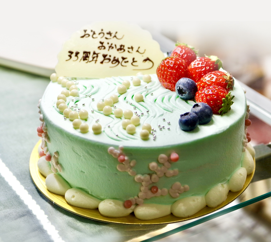 LOOP&LOOPのスイーツと店舗イメージ