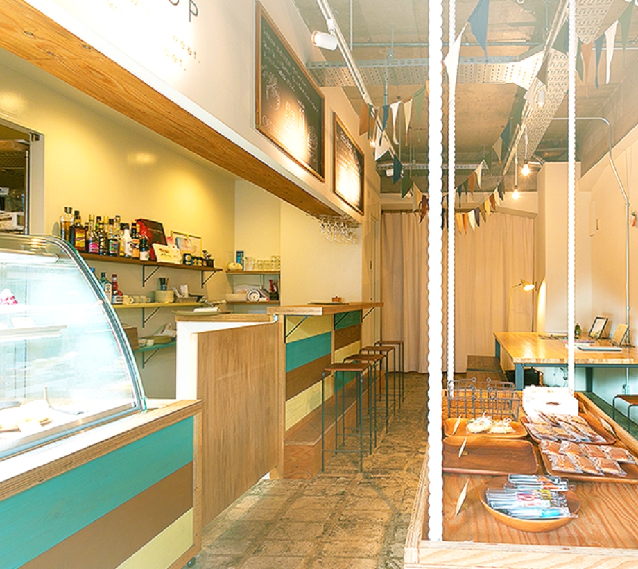 LOOP&LOOPのスイーツと店舗イメージ